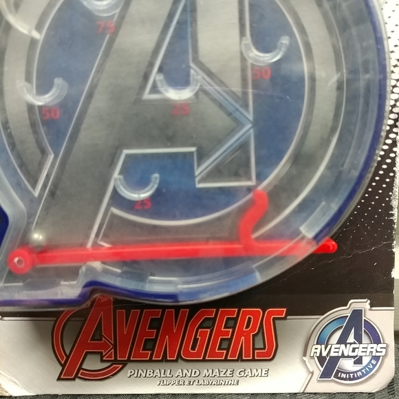 New Marvel Avengers 5" Pinball & Maze Game Disney Store 2 Games in 1 - Picture 12 of 16